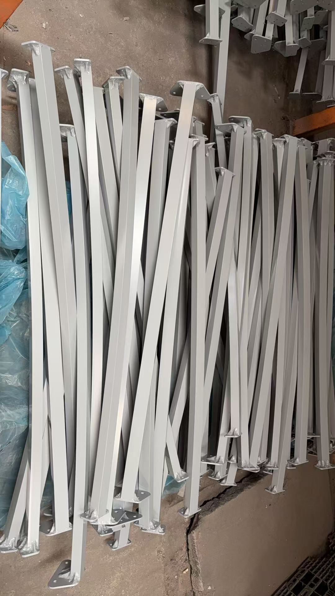 電動車觀光車頂篷側(cè)支撐架