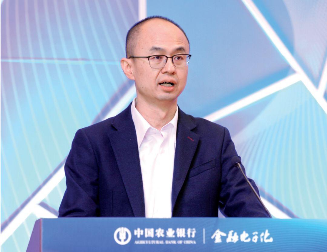 最新科技產(chǎn)品，驅(qū)動(dòng)世界變革，自信與成就感的源泉