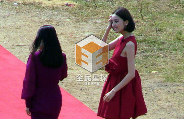 視覺(jué)盛宴，背影猜猜樂(lè)，探尋明星的神秘魅力