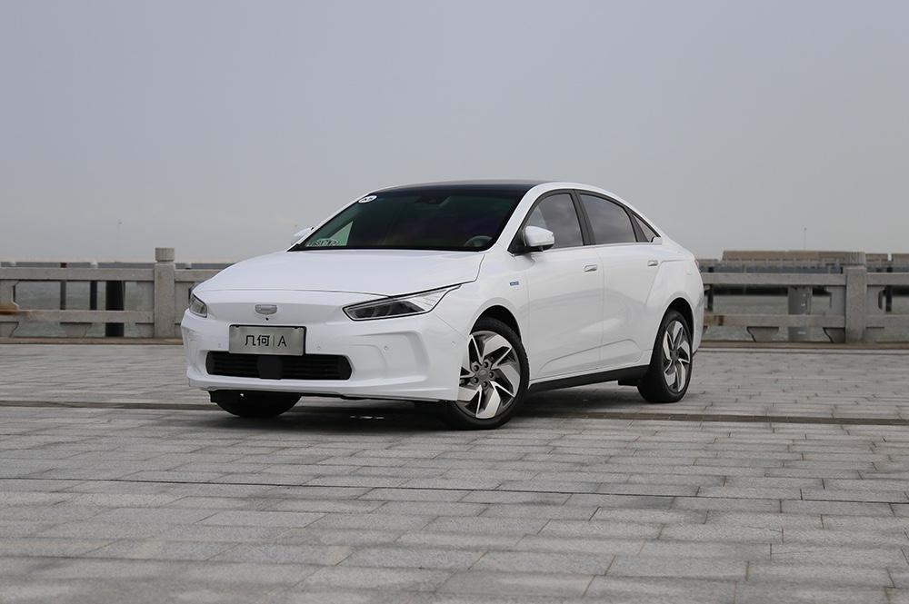 最新電動(dòng)汽車，革新與市場(chǎng)的雙刃劍挑戰(zhàn)與機(jī)遇并存