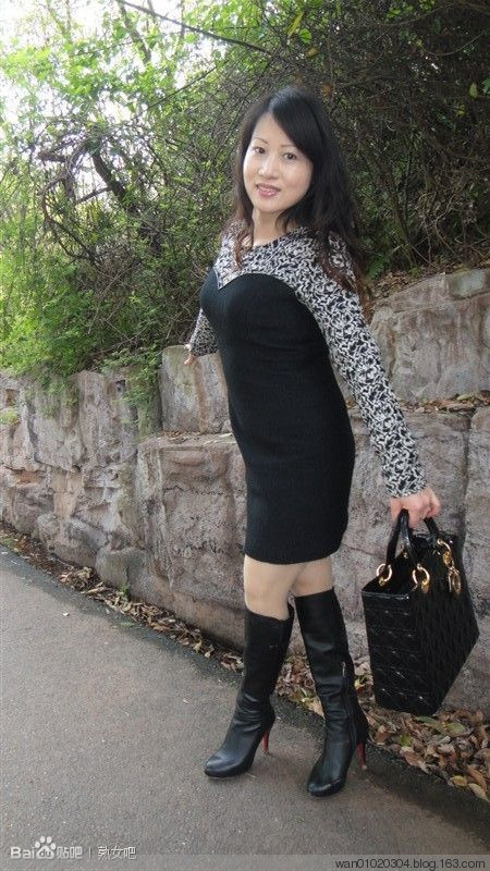 熟女章節(jié)更新，小巷秘密小店探秘之旅