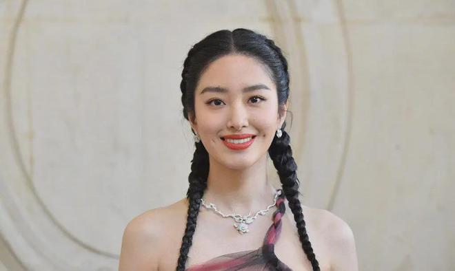女演員學(xué)霸，演藝與智慧的璀璨融合